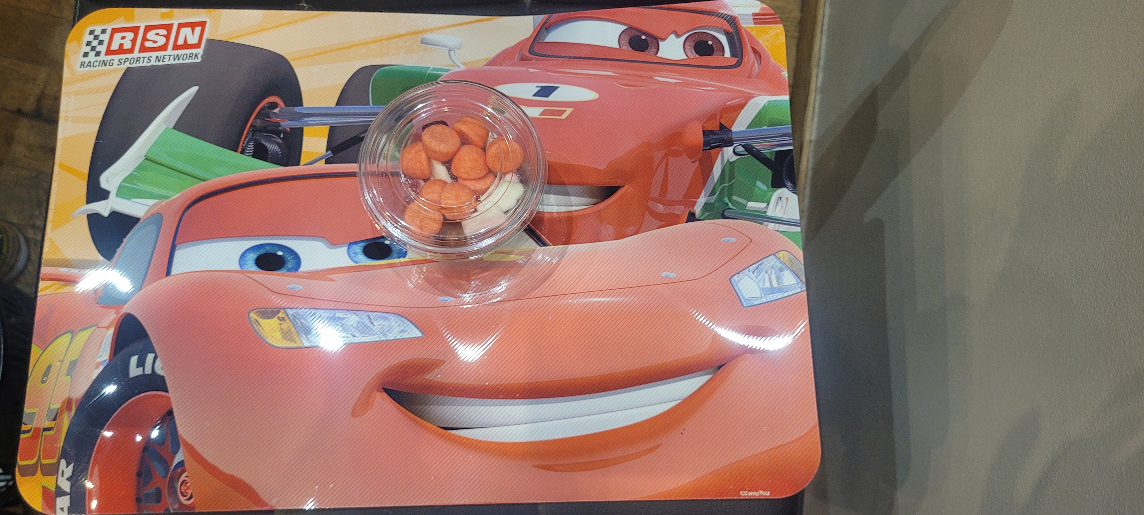 Set de table Cars + 120g de bonbons